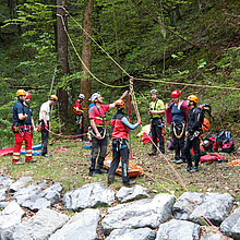 Teamwork Wasserrettung und Bergrettung